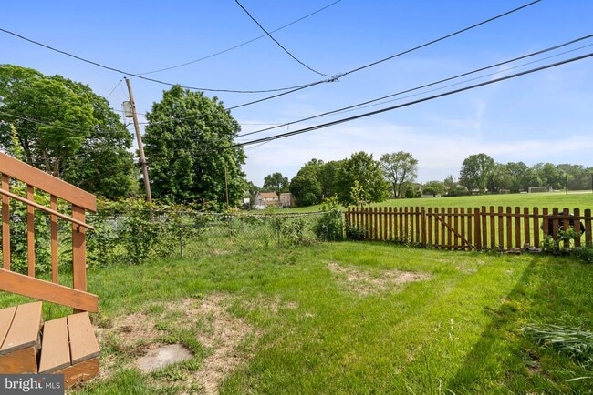 Building Photo - 644 Dayton Rd