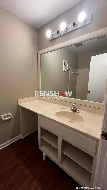 Building Photo - 2230 Curbertson St