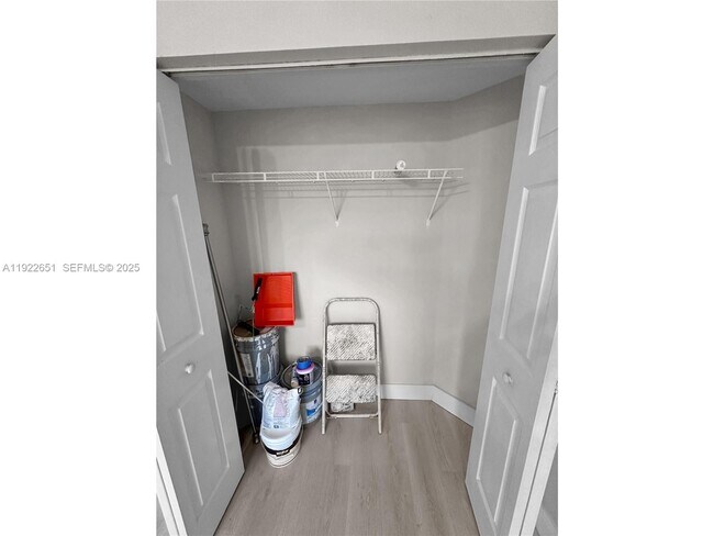 Building Photo - 2120 W Preserve Way