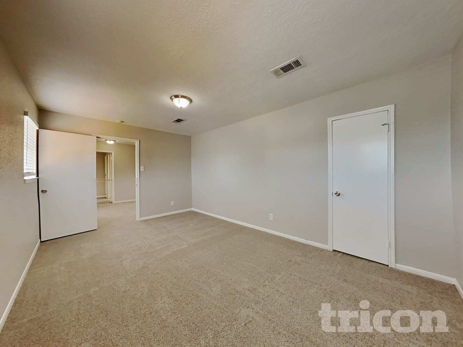 Building Photo - 22731 River Birch Dr