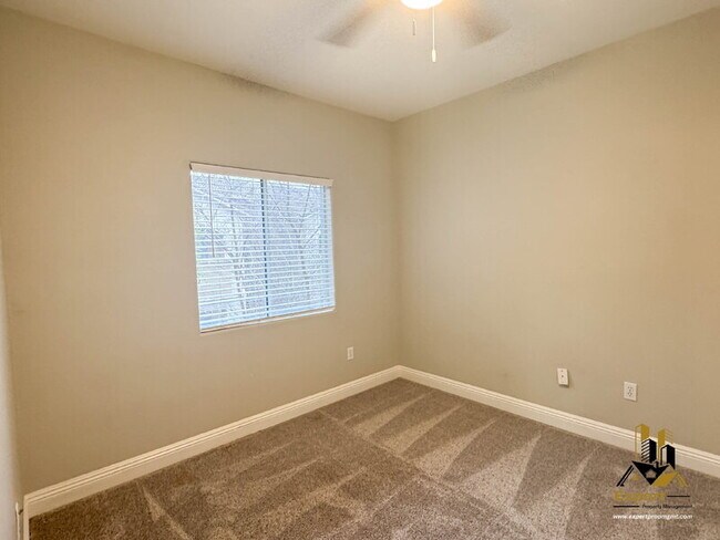 Building Photo - 501 Gibson Dr