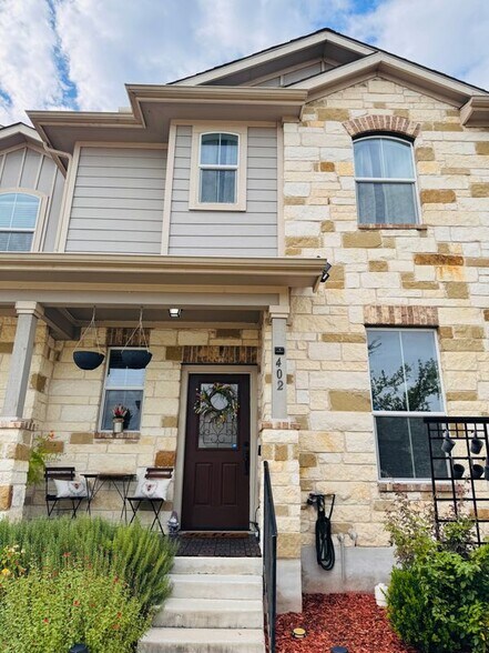 Building Photo - 402 Crater Lake Dr