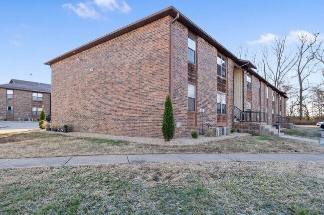 Building Photo - 3160 W Greenwood St