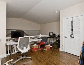 Building Photo - 3 bedroom in Chicago IL 60614