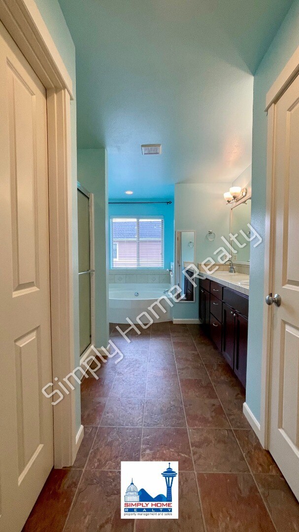 Building Photo - Step Inside to Style, Space & Everyday Comfort!