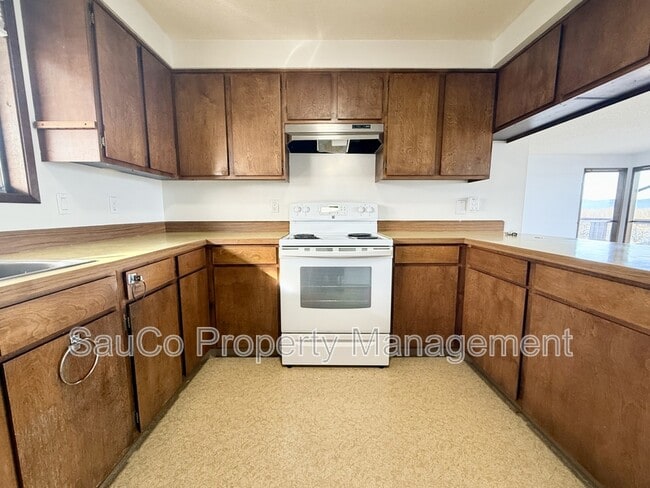 Building Photo - 344 S 2nd St