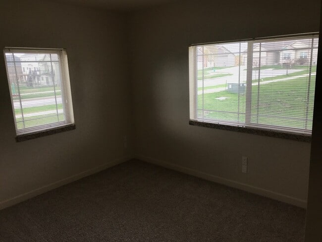 Building Photo - 2715 Bobcat Dr