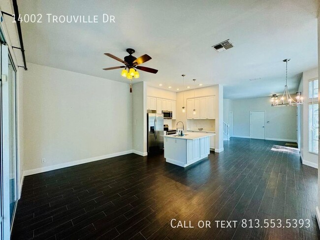 Building Photo - 14002 Trouville Dr