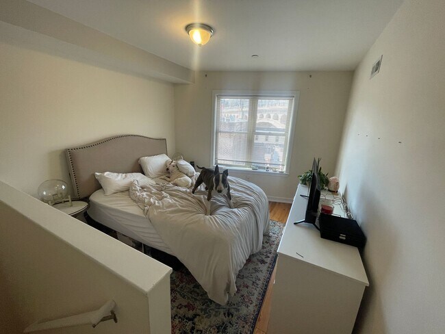 Building Photo - 4444 Cresson St