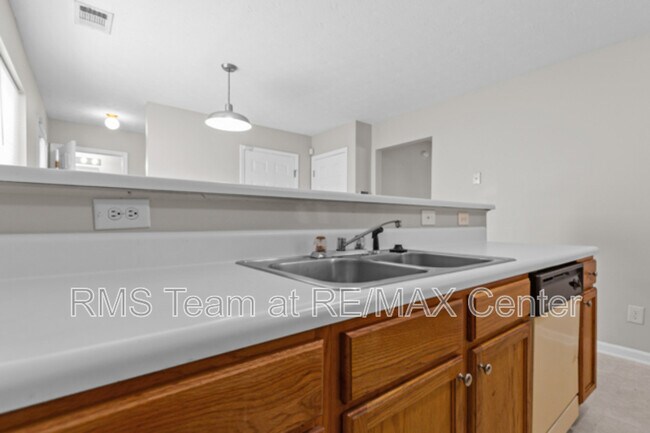 Building Photo - 2284 Oakland Spring Dr