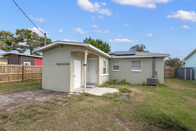 Building Photo - Home For Rent in St Pete!