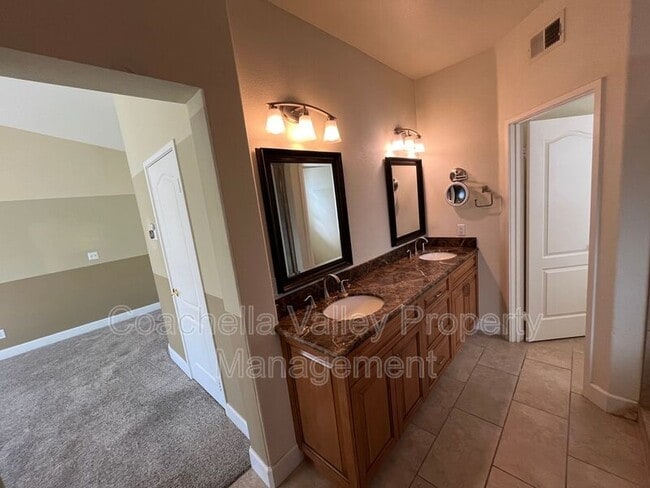 Building Photo - 77597 Carinda Ct