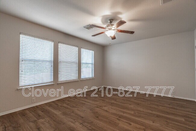 Building Photo - 802 Amber Knoll