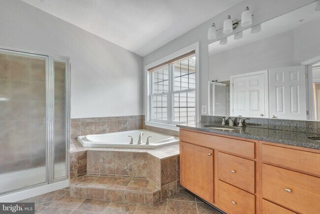 Building Photo - 4238 Chariot Way