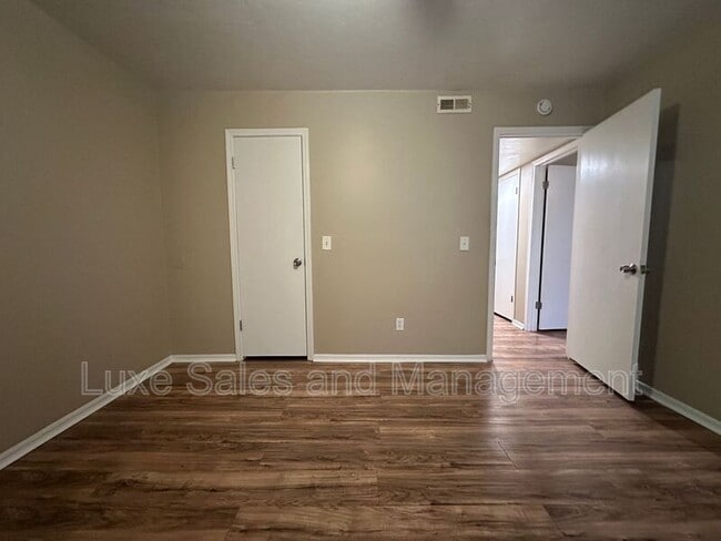 Building Photo - 6032 NW Expressway