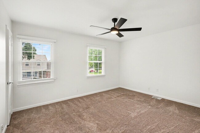 Building Photo - 8300 Sawyer Brown Rd