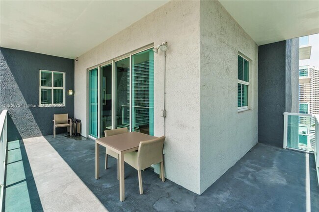 Building Photo - 1250 S Miami Ave