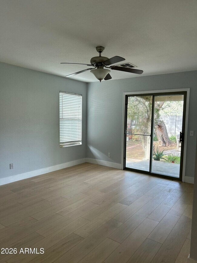 Building Photo - 3216 W Mark Ln