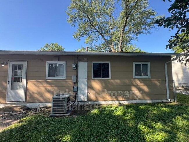 Building Photo - 915 Mullanphy Ln