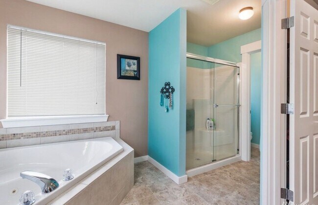 Building Photo - Beautiful 5 Bed/3Ba Single Family Home