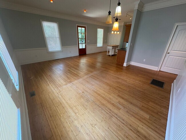 Building Photo - PRE-LEASING FOR AUGUST 2026!