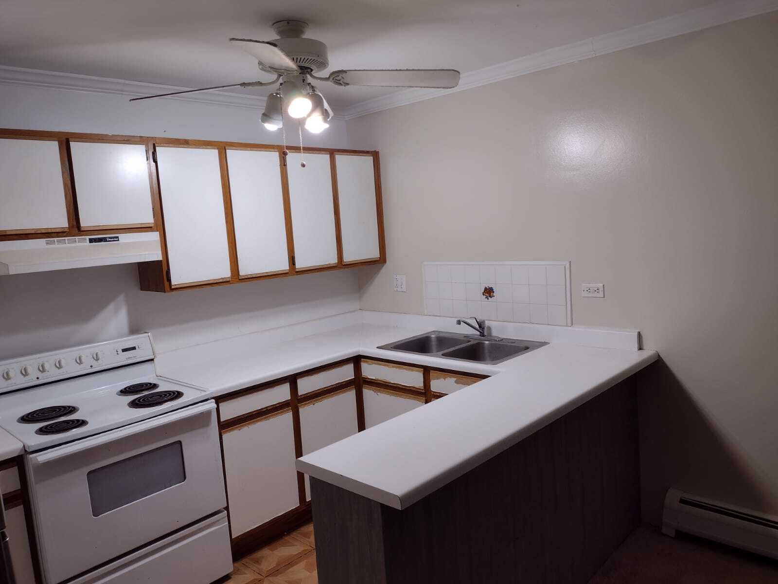 Building Photo - 1813 Hemlock Plz