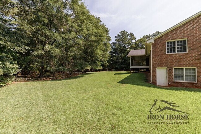 Building Photo - 8671 Macon Hwy