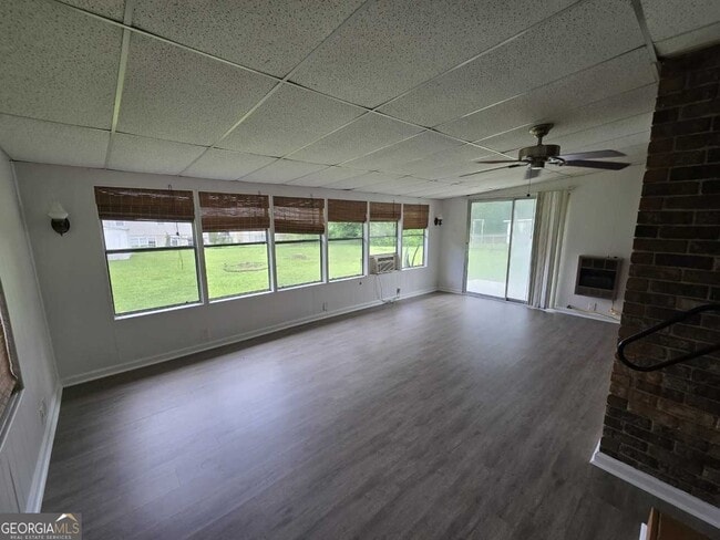 Building Photo - 6589 Allatoona Rd