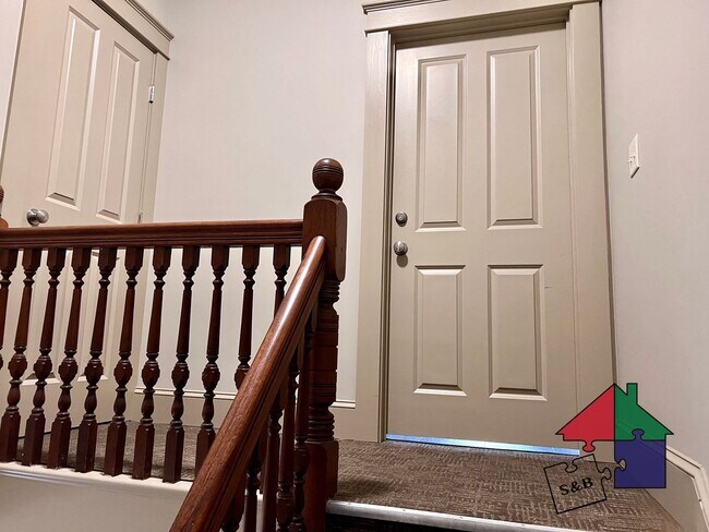 Building Photo - 14 Ayers St