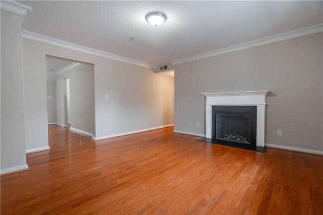 Building Photo - 295 Winding River Dr