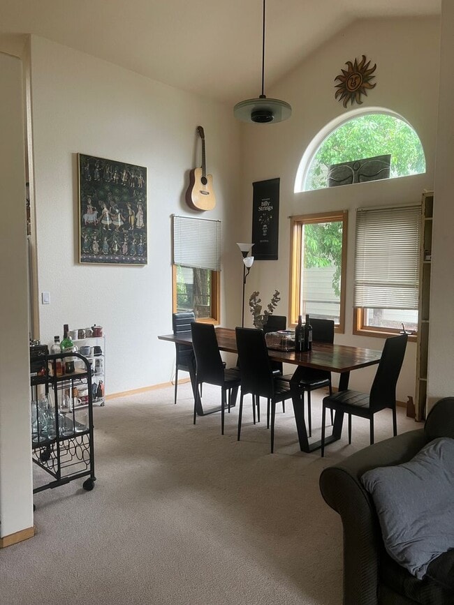 Building Photo - Spacious 4b/3ba House in North Boulder! Available NOW!