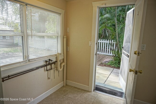 Building Photo - 2812 Shwonda Ave NE