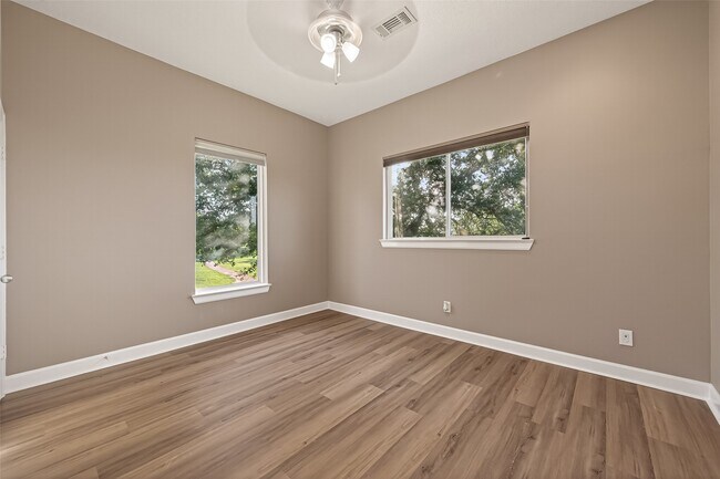 Building Photo - 7203 Timberlake Dr