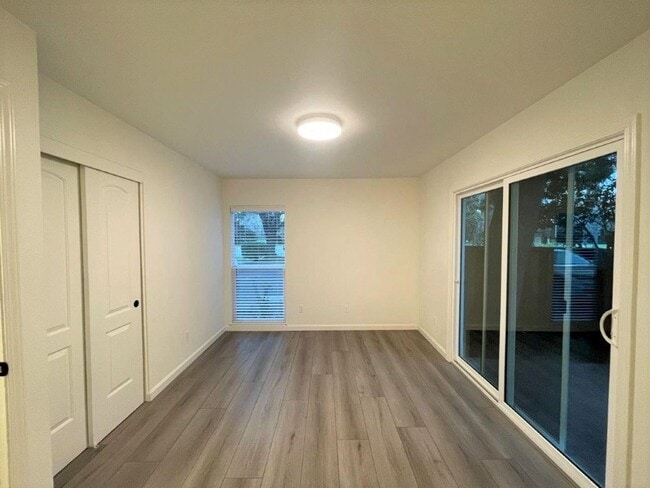 Building Photo - Coming Soon! Fully updated 2 bedroom 1.5 bath condo, walk to Ygnacio Plaza & Heather Farms Park!