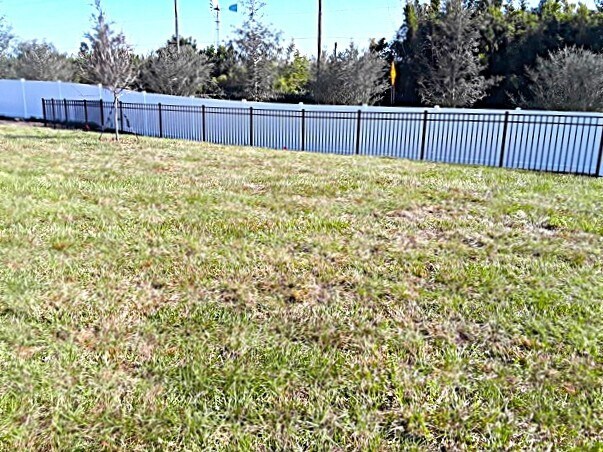 Building Photo - 521 Pine Terrace Dr