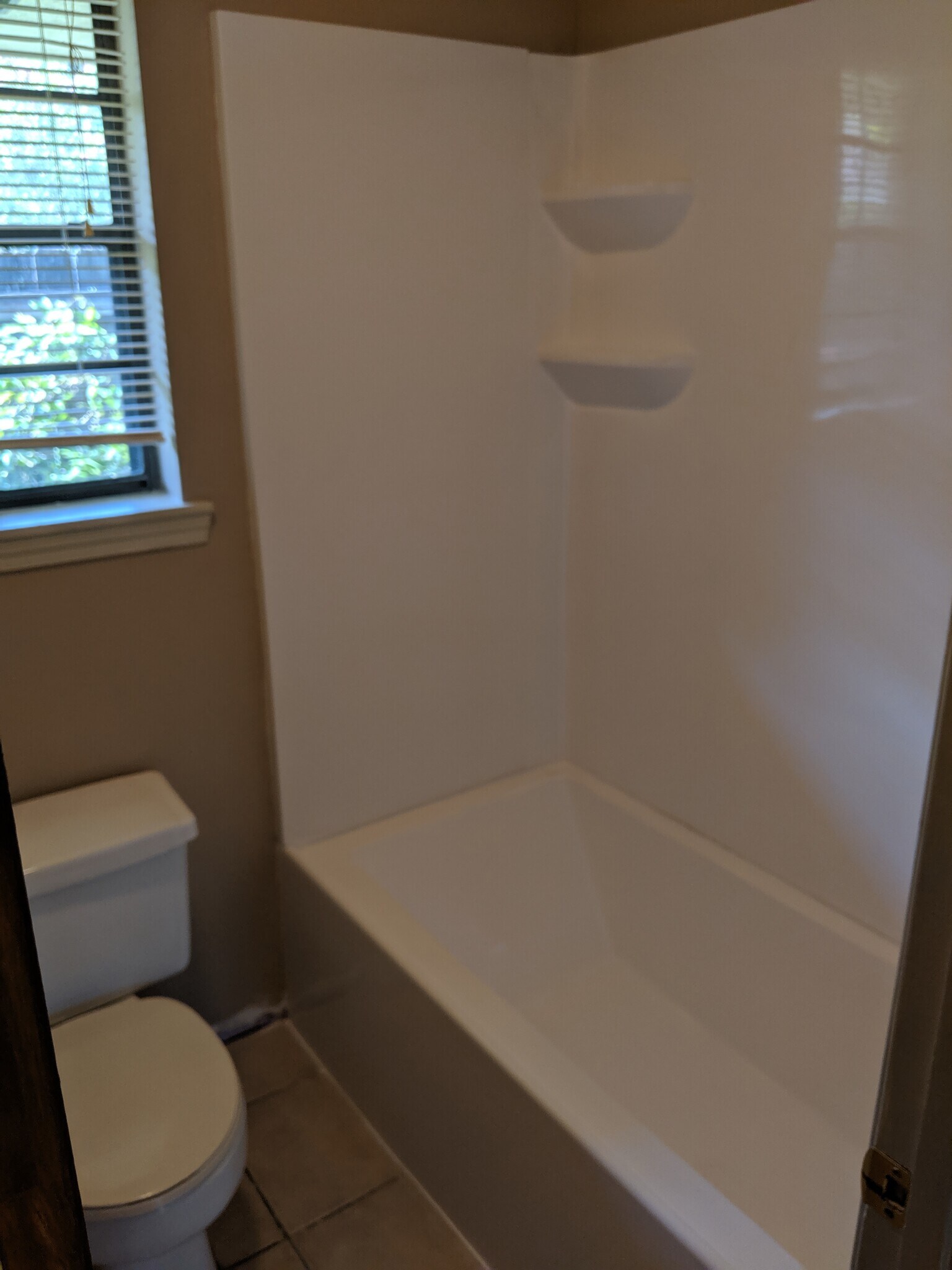 Master bath - 2610 Bernwood Dr