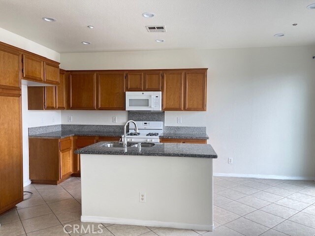 Building Photo - 27879 Cactus Ave