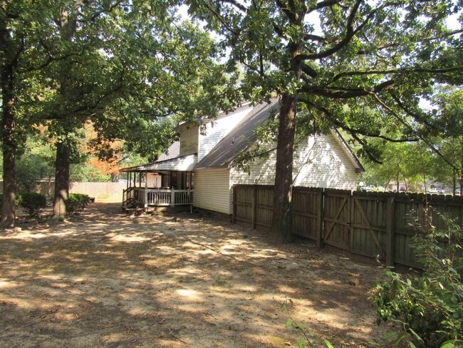 Building Photo - 32 Cinderwood Cove