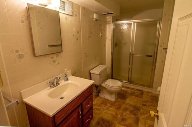 Building Photo - 10 Gary Glen Dr