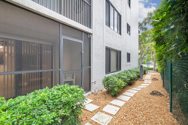 Building Photo - 3525 S Ocean Blvd