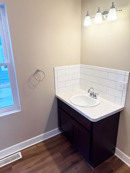 Building Photo - 2743 W Church St