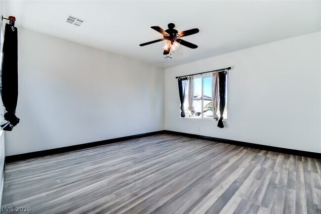 Building Photo - 2904 Dowitcher Ave