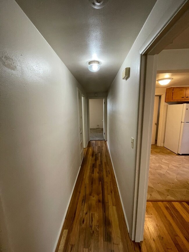 Building Photo - Fantastic SE Salem location!