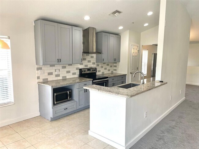 Building Photo - 2096 Kings Palace Dr