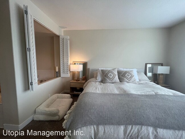 Building Photo - 2 br, 2 bath House - 4167 Warner Ave., #202