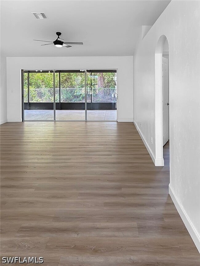 Building Photo - 434 NE 5th Ave