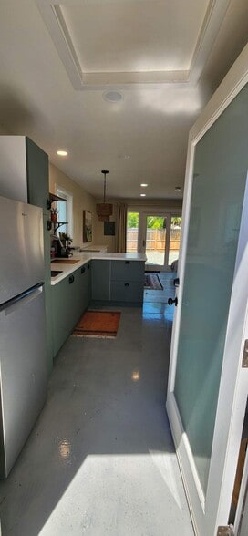 Building Photo - 2818 Hawaiian Ave