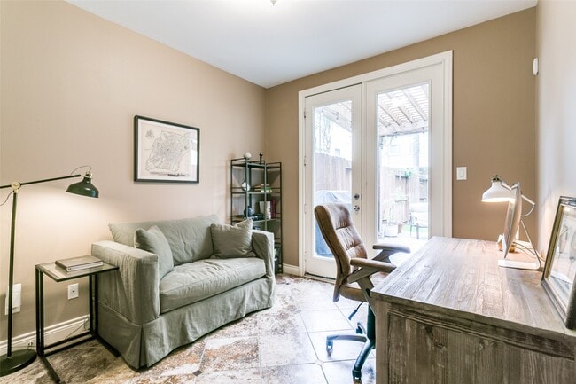 Building Photo - 5742 Kiam St