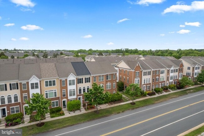 Building Photo - 25023 Riding Center Dr