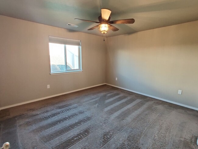 Building Photo - Great South Richland Location